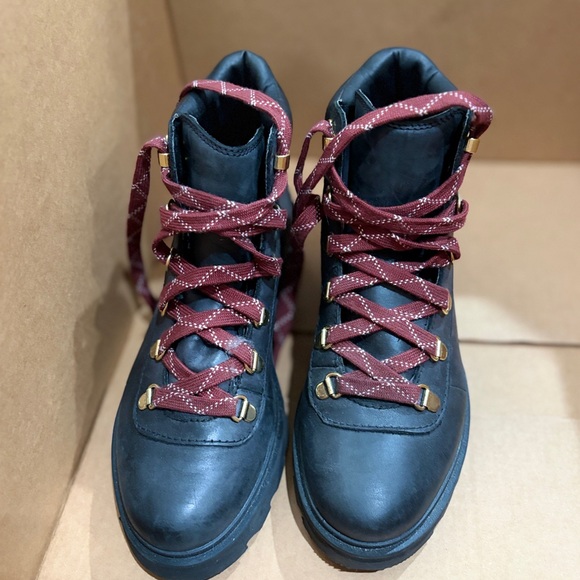 Black Sorel Boots with Red Laces sz 7.5 - Picture 5 of 11